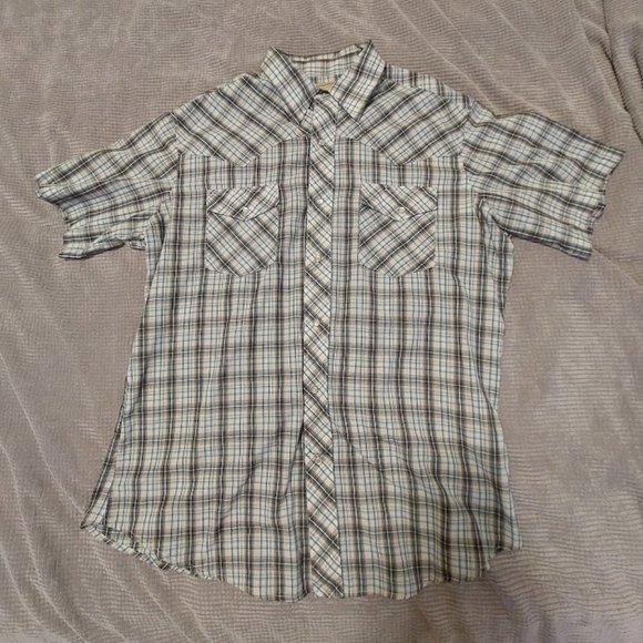 3/$15 Men's Wrangler Short Sleeve Pearl Snap Shirt - Picture 1 of 3